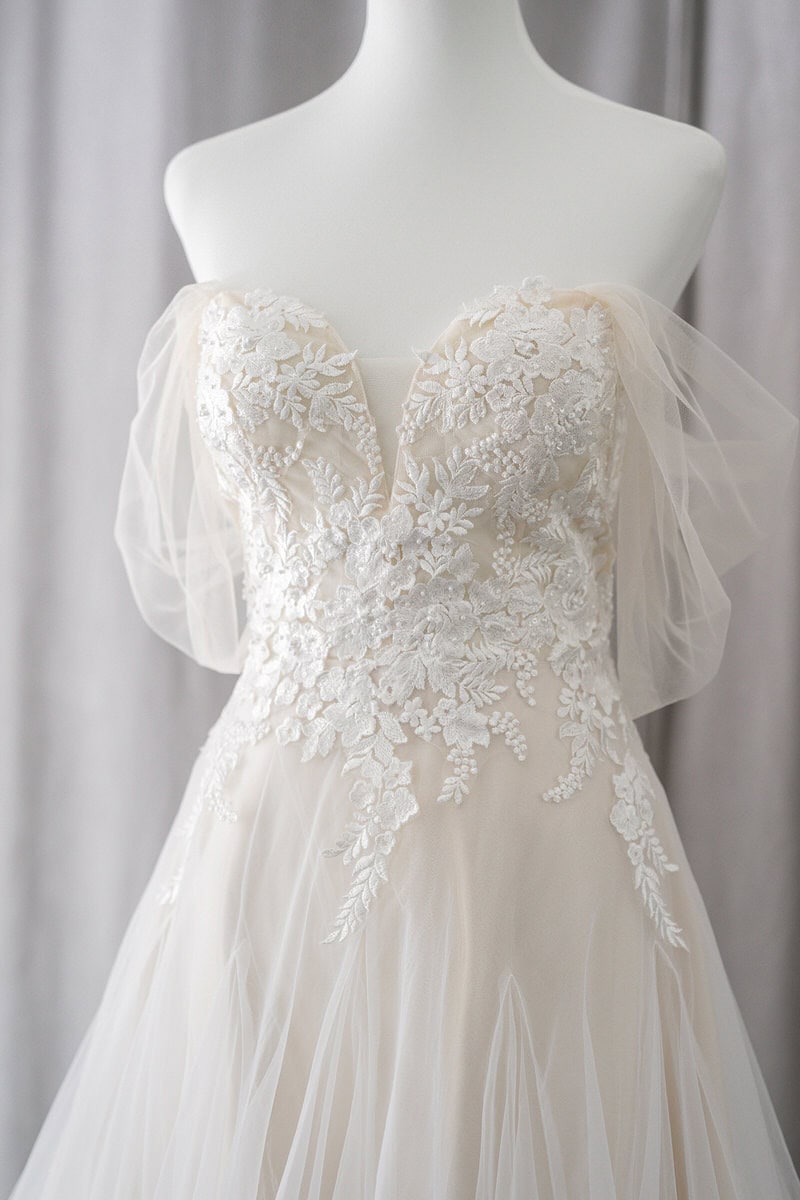 plung neckline lace ballgown rtw wedding gown manila