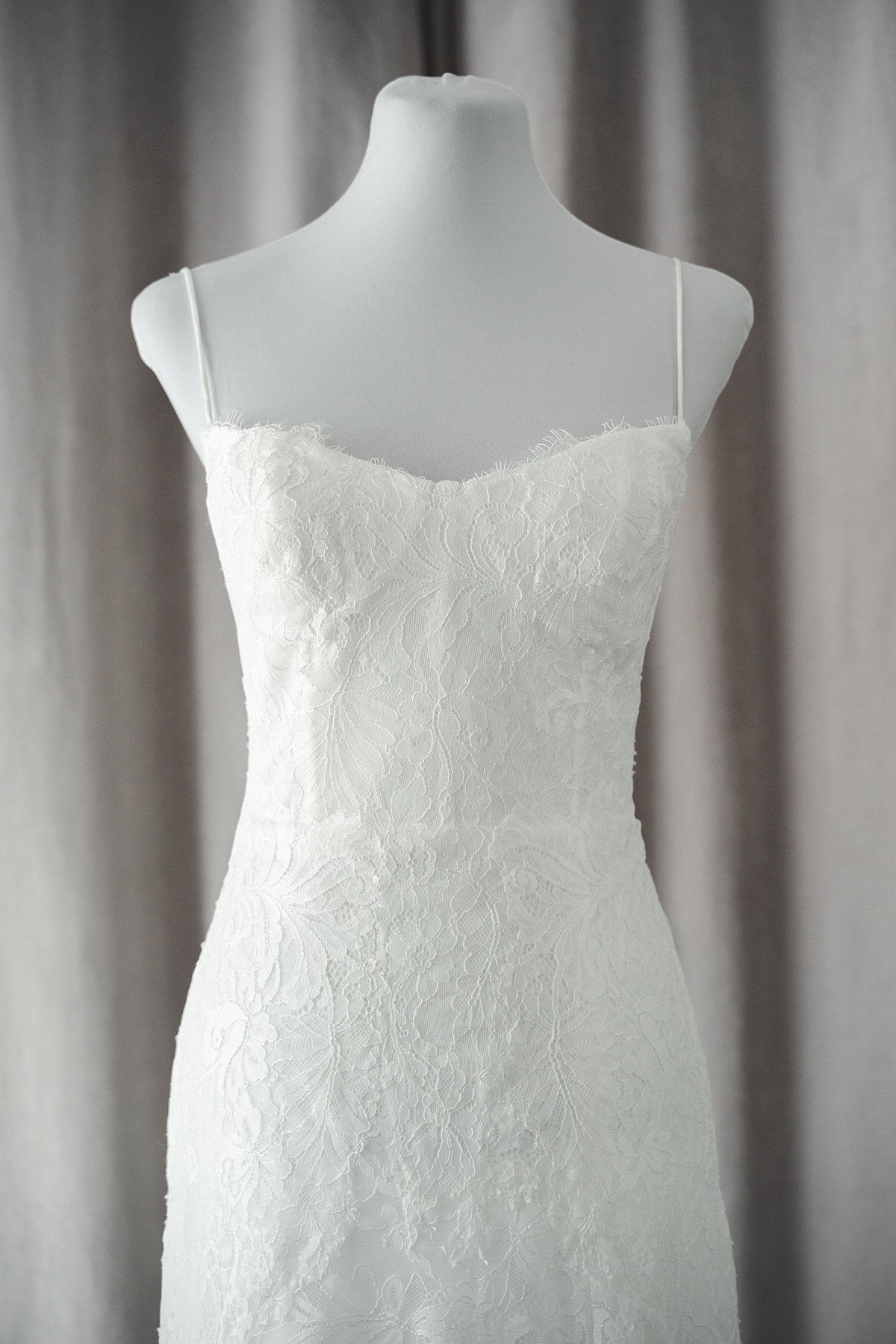 plung neckline lace ballgown rtw wedding gown manila